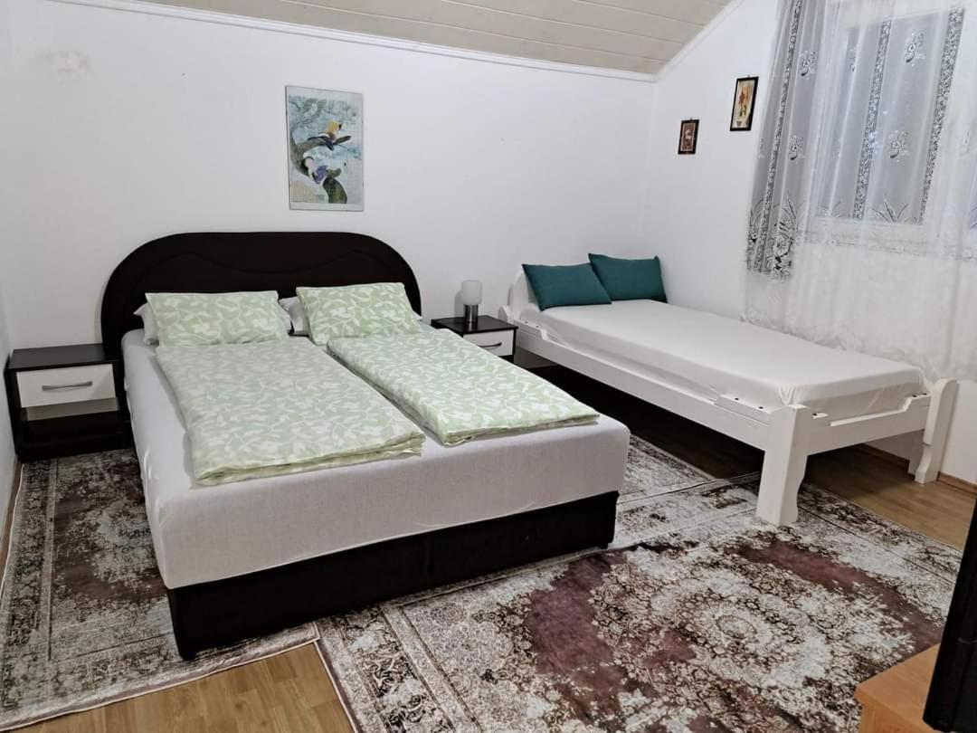 Mala Farma Nani Bauernhof Visoko